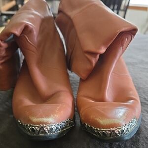 Elegant Brown DINGO Leather Ankle Boots